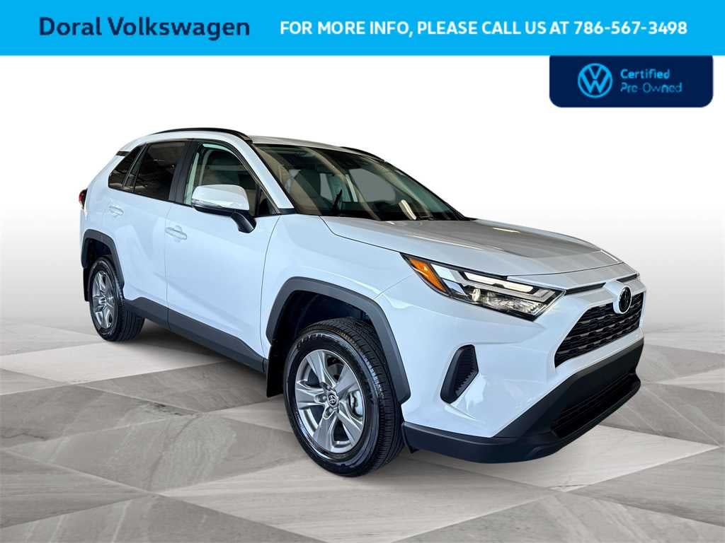 2025 Toyota RAV4 XLE