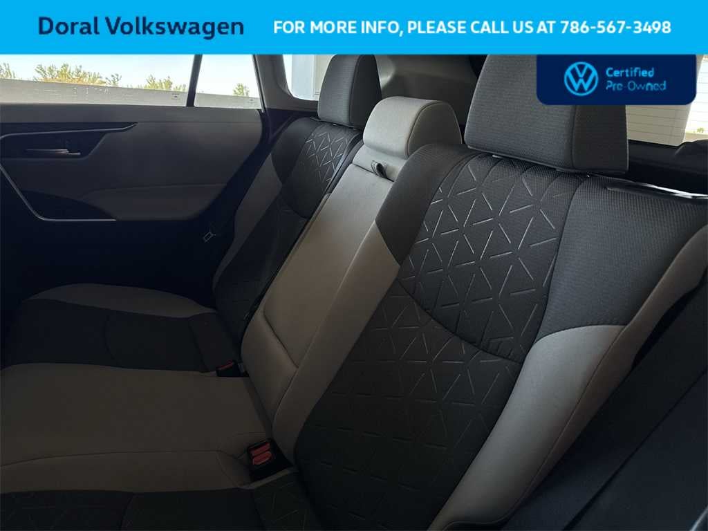 2025 Toyota RAV4 XLE