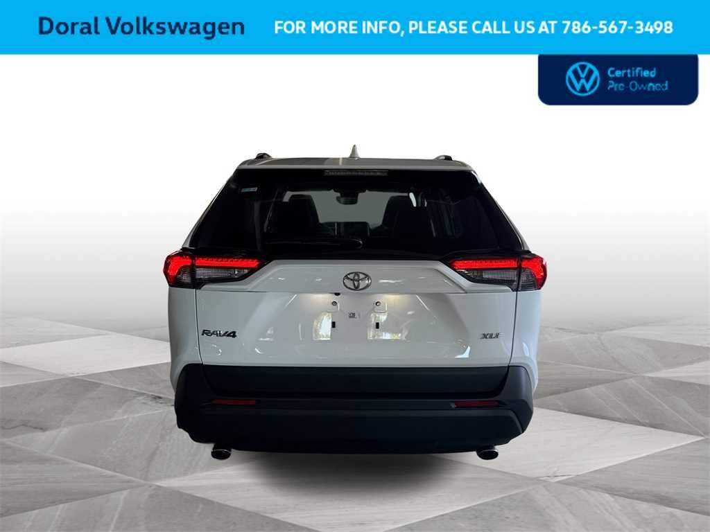 2025 Toyota RAV4 XLE