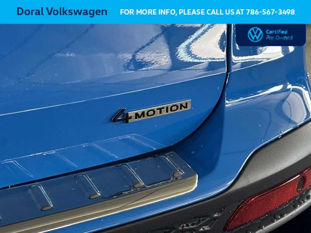 2025 Volkswagen Taos SE Black