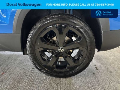 2025 Volkswagen Taos SE Black