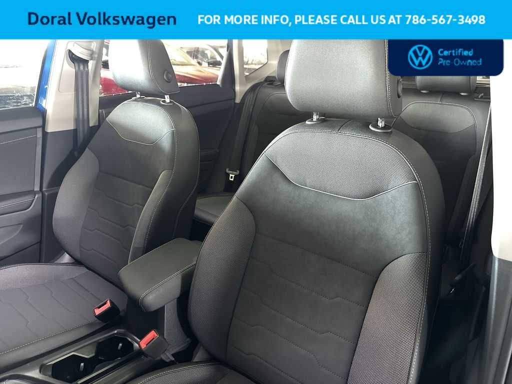 2025 Volkswagen Taos SE Black