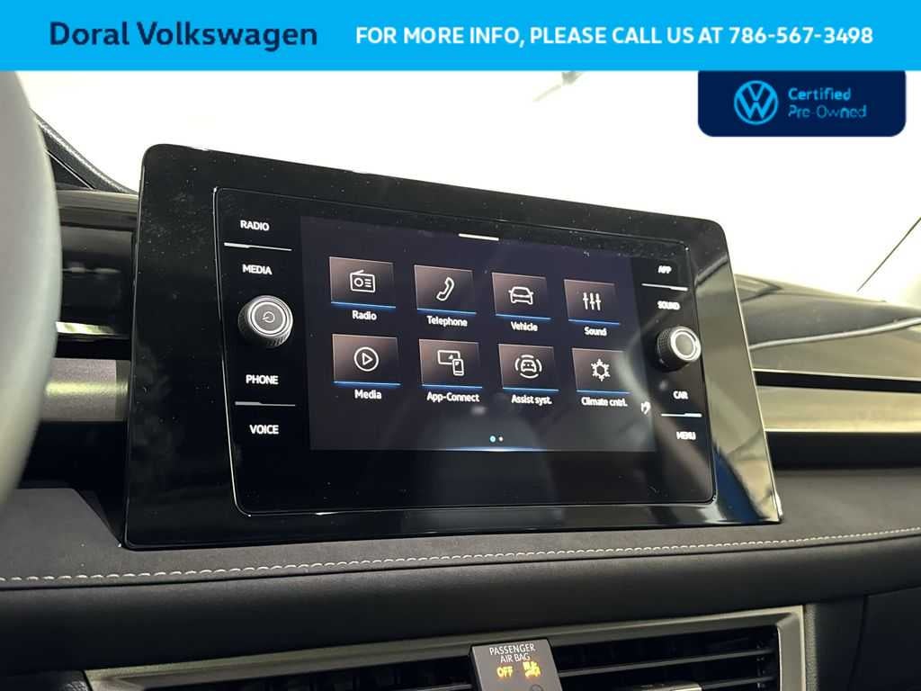 2025 Volkswagen Taos SE Black