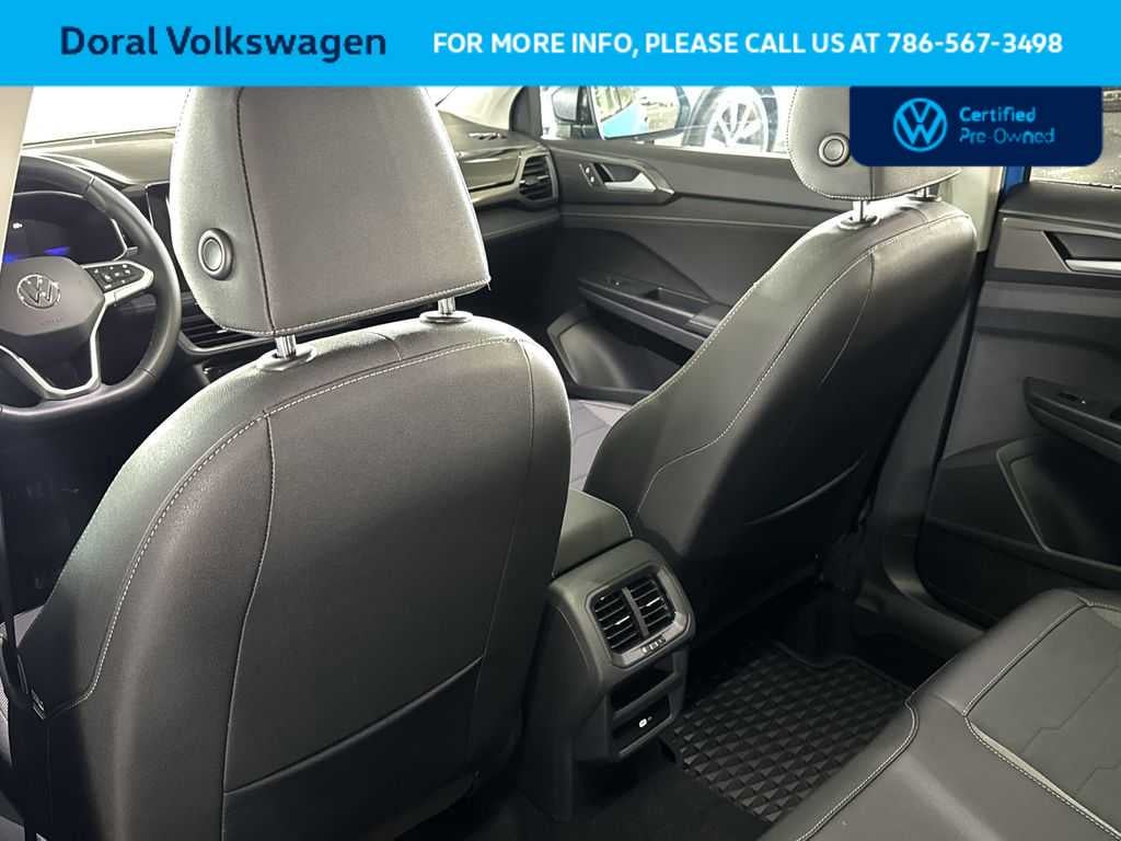 2025 Volkswagen Taos SE Black