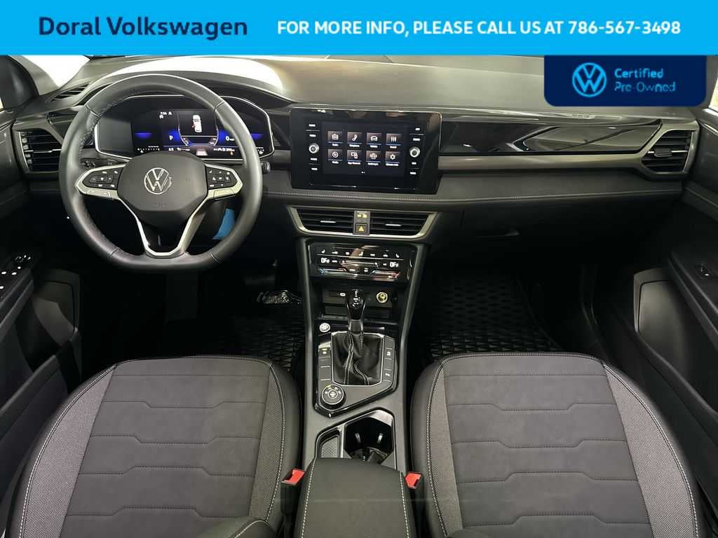 2025 Volkswagen Taos SE Black