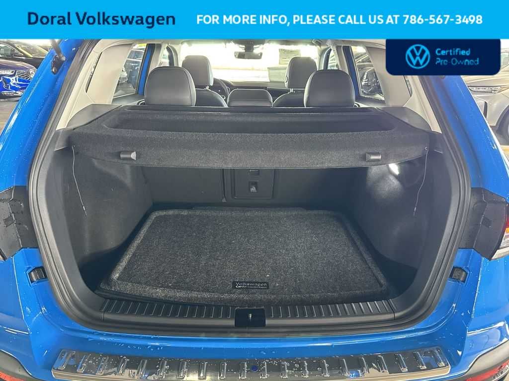 2025 Volkswagen Taos SE Black