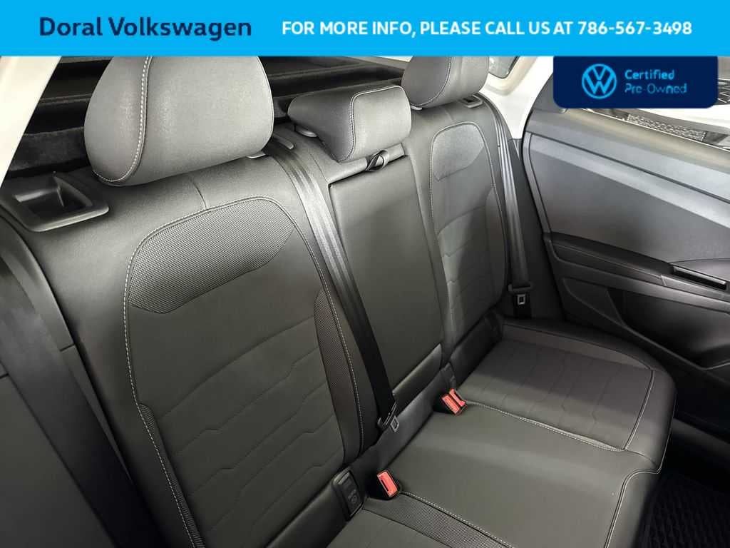 2025 Volkswagen Taos SE Black