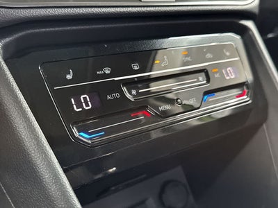 2025 Volkswagen Taos SE Black