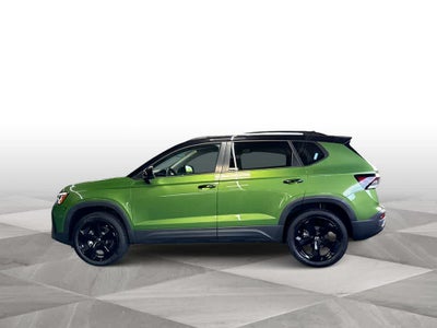 2025 Volkswagen Taos SE Black