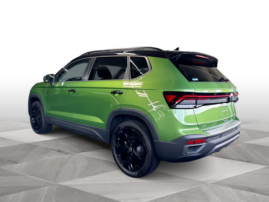 2025 Volkswagen Taos SE Black