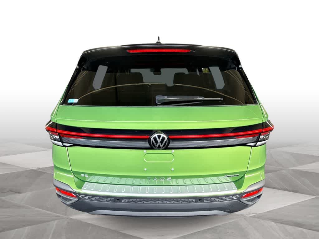 2025 Volkswagen Taos SE Black