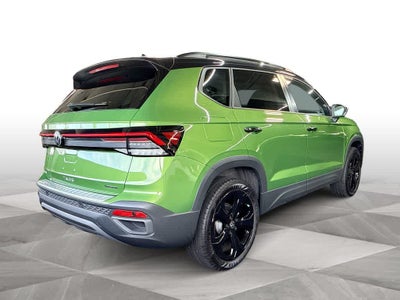 2025 Volkswagen Taos SE Black