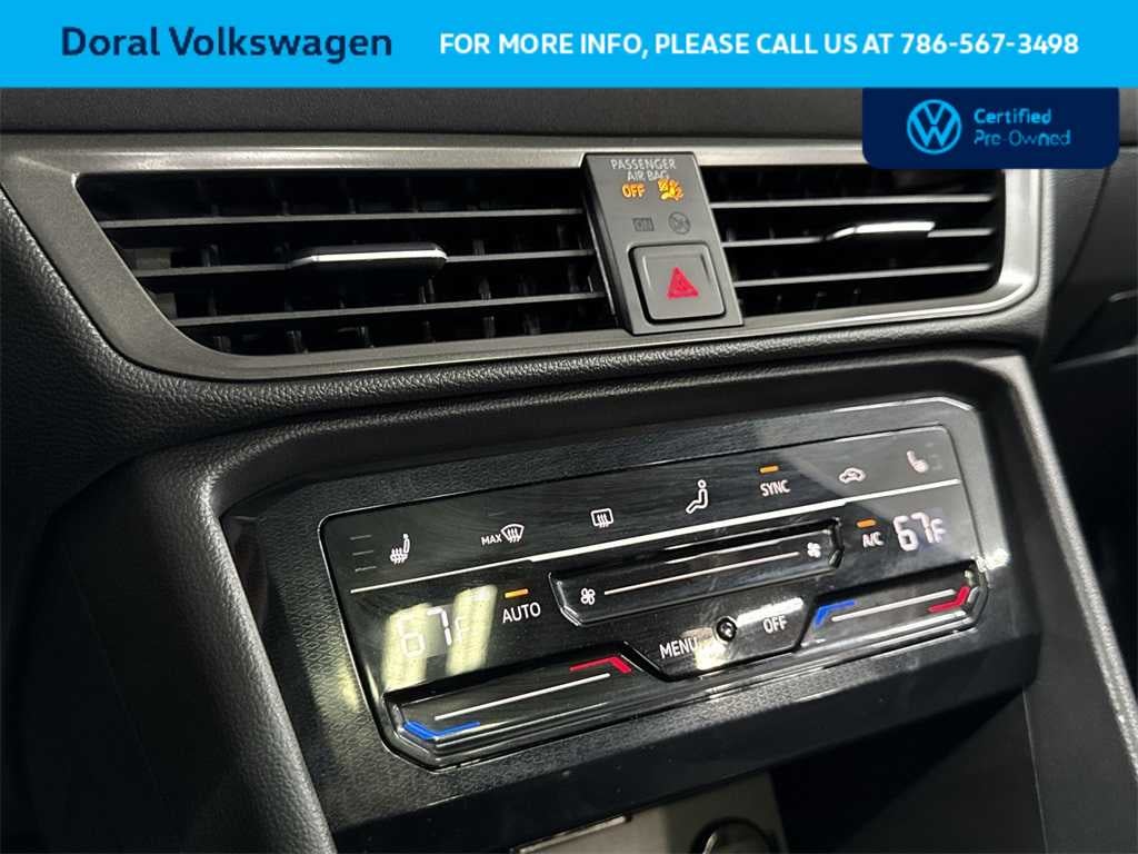 2025 Volkswagen Taos SE Black