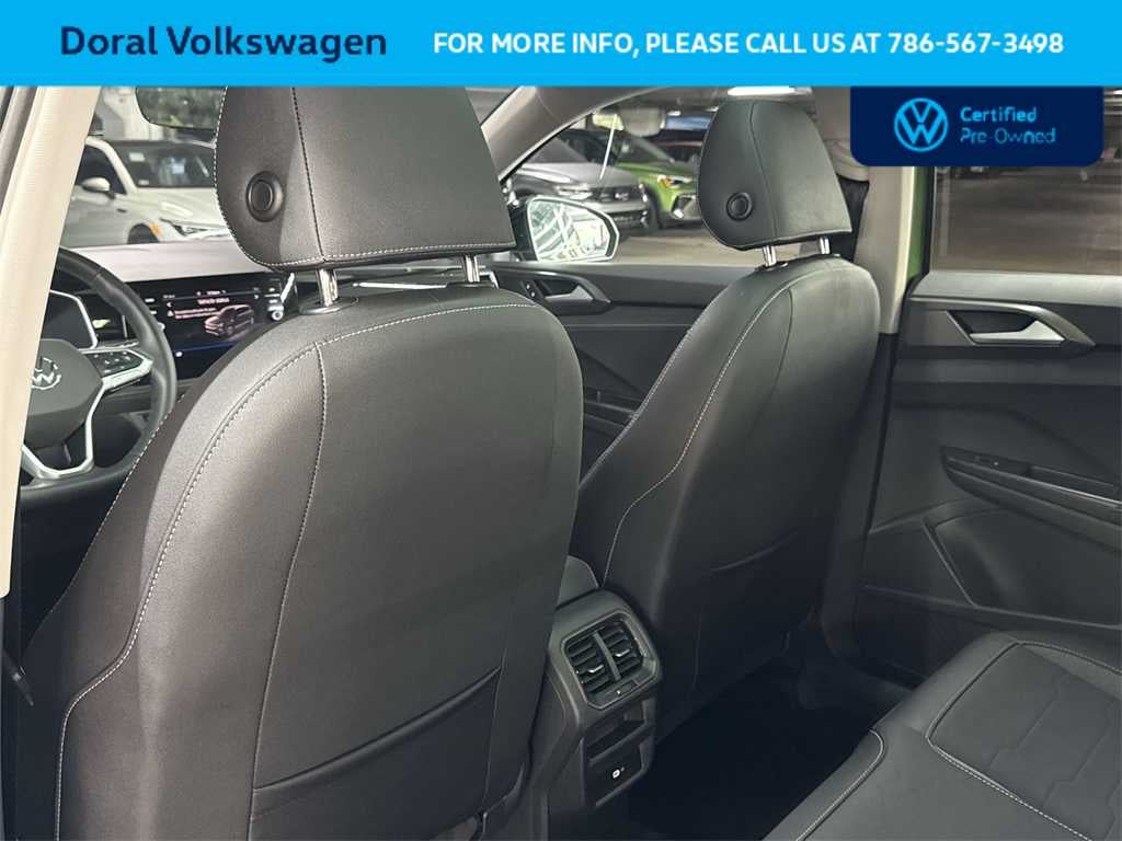 2025 Volkswagen Taos SE Black