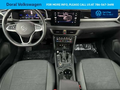 2025 Volkswagen Taos SE Black