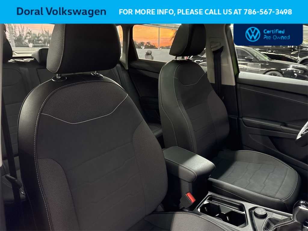 2025 Volkswagen Taos SE Black