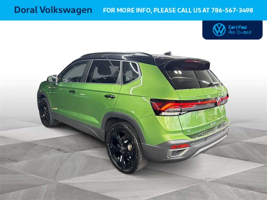 2025 Volkswagen Taos SE Black