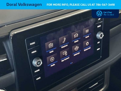 2025 Volkswagen Taos SE Black