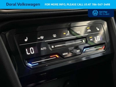 2025 Volkswagen Taos SE Black