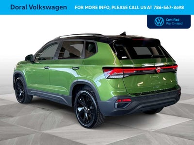 2025 Volkswagen Taos SE Black