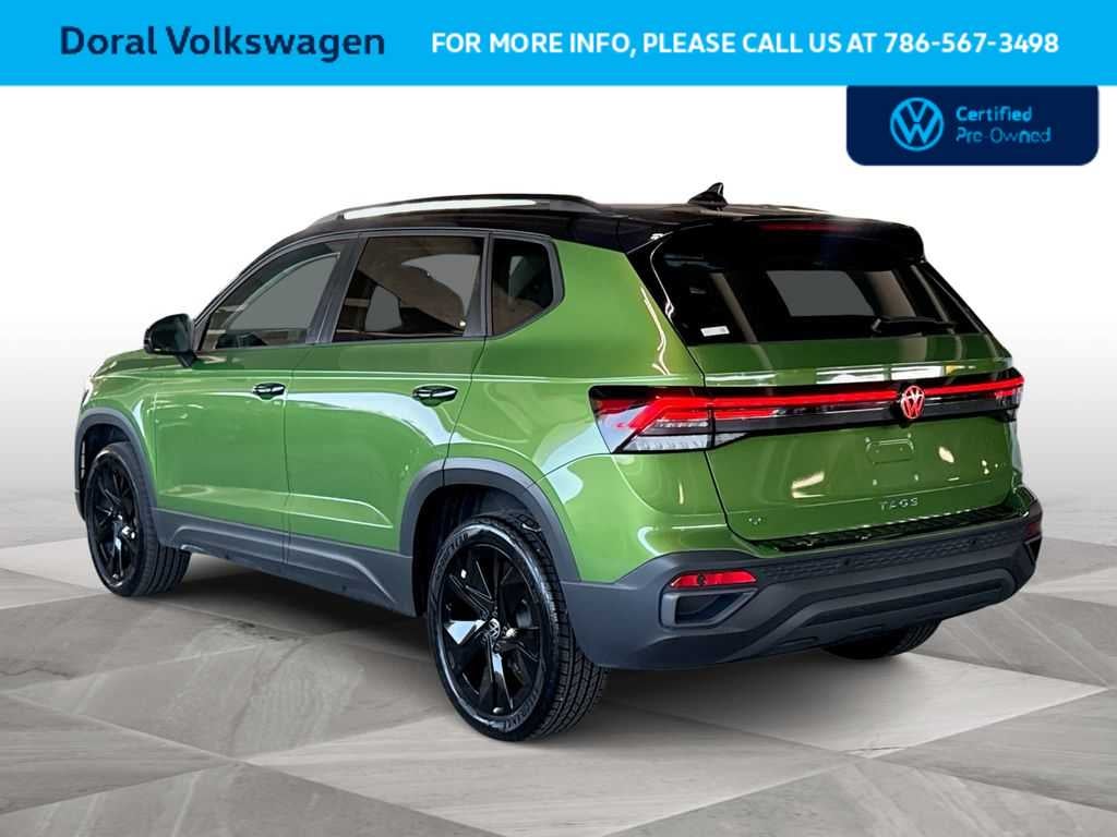 2025 Volkswagen Taos SE Black