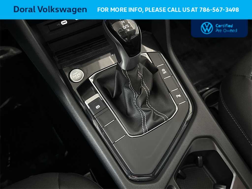 2025 Volkswagen Taos SE Black