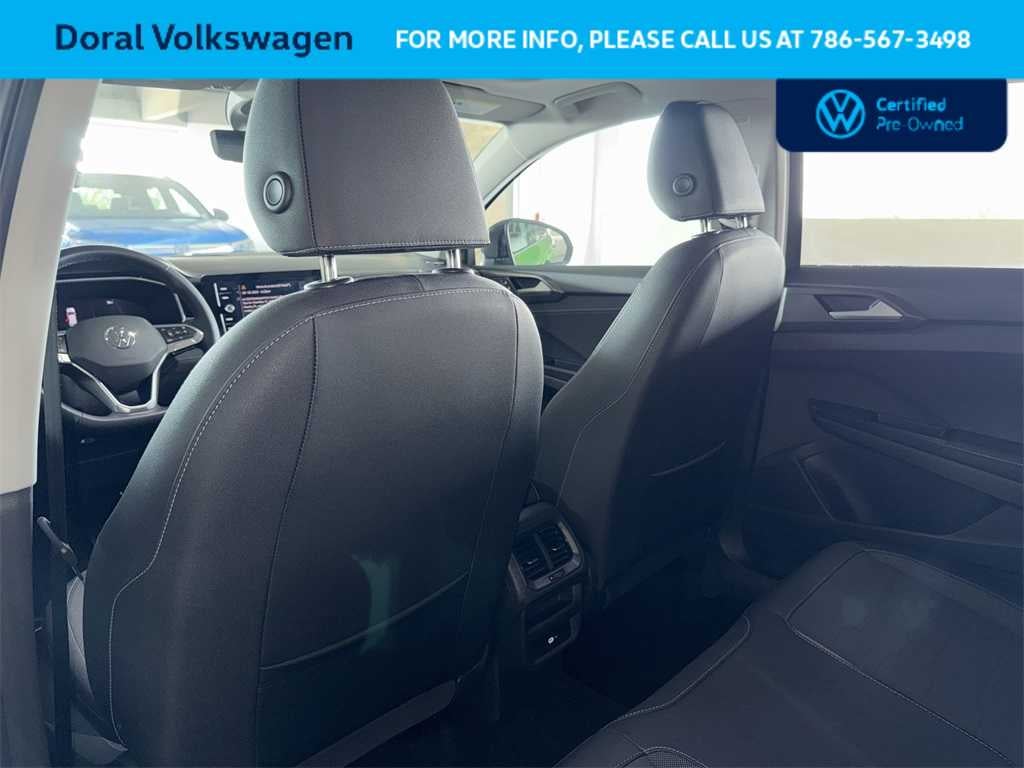 2025 Volkswagen Taos SE Black