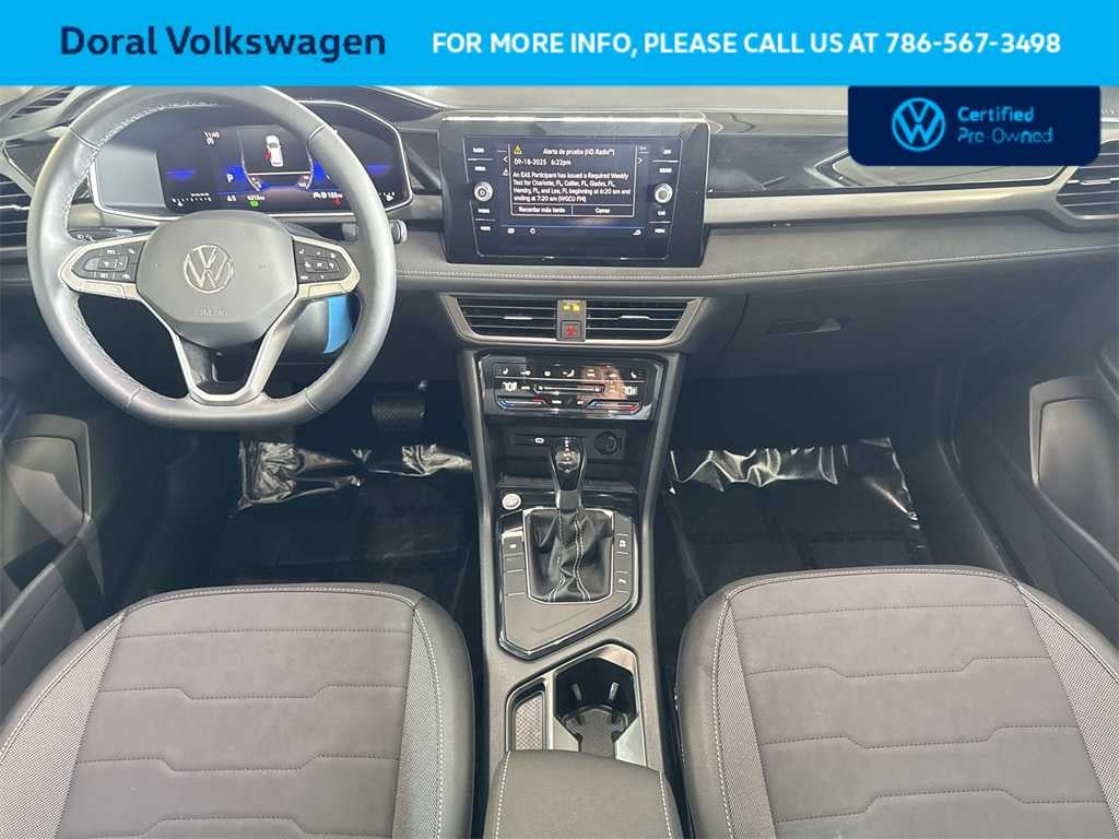 2025 Volkswagen Taos SE Black