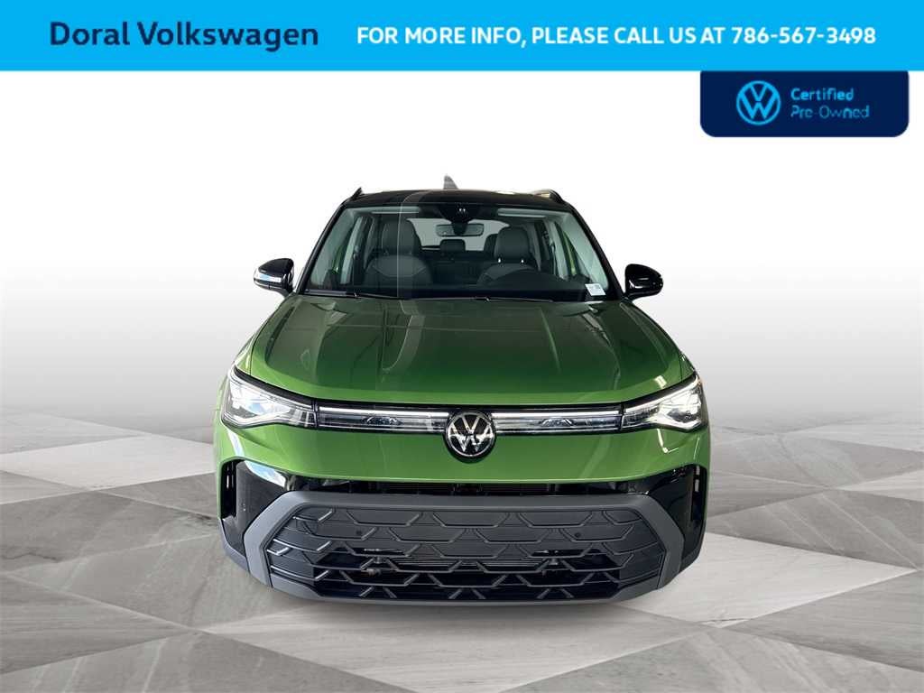 2025 Volkswagen Taos SE Black