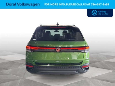 2025 Volkswagen Taos SE Black