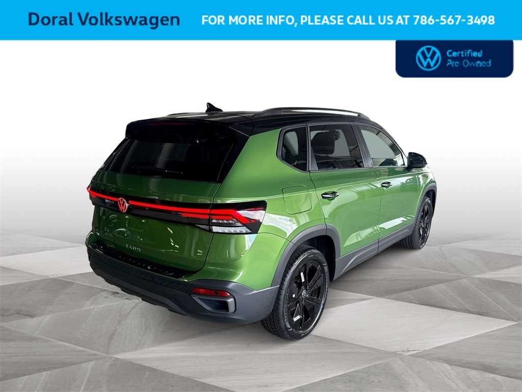 2025 Volkswagen Taos SE Black