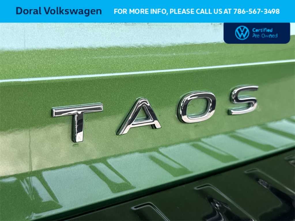 2025 Volkswagen Taos SE Black