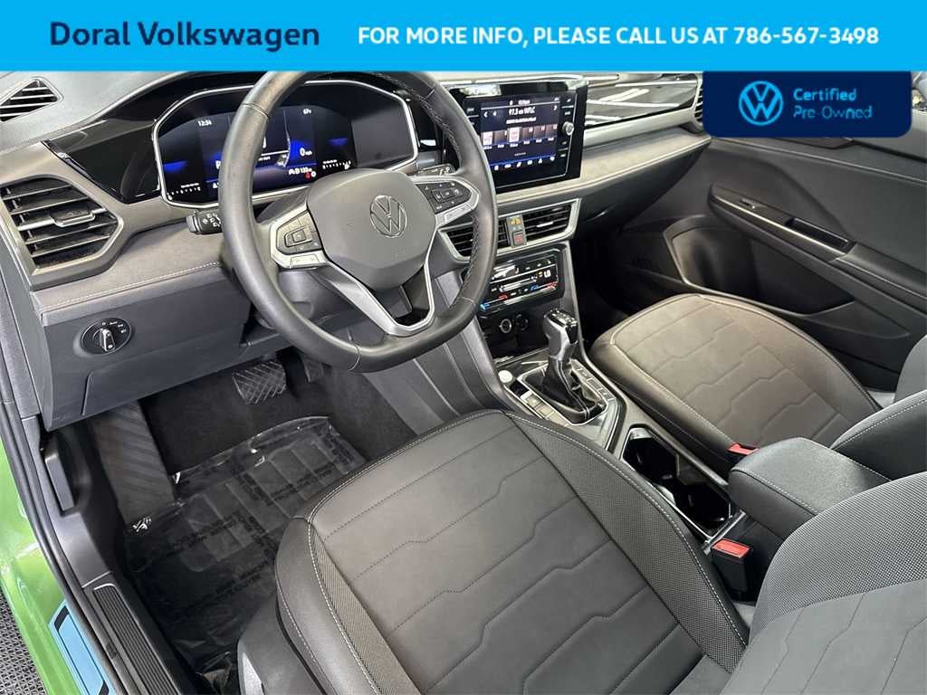 2025 Volkswagen Taos SE Black