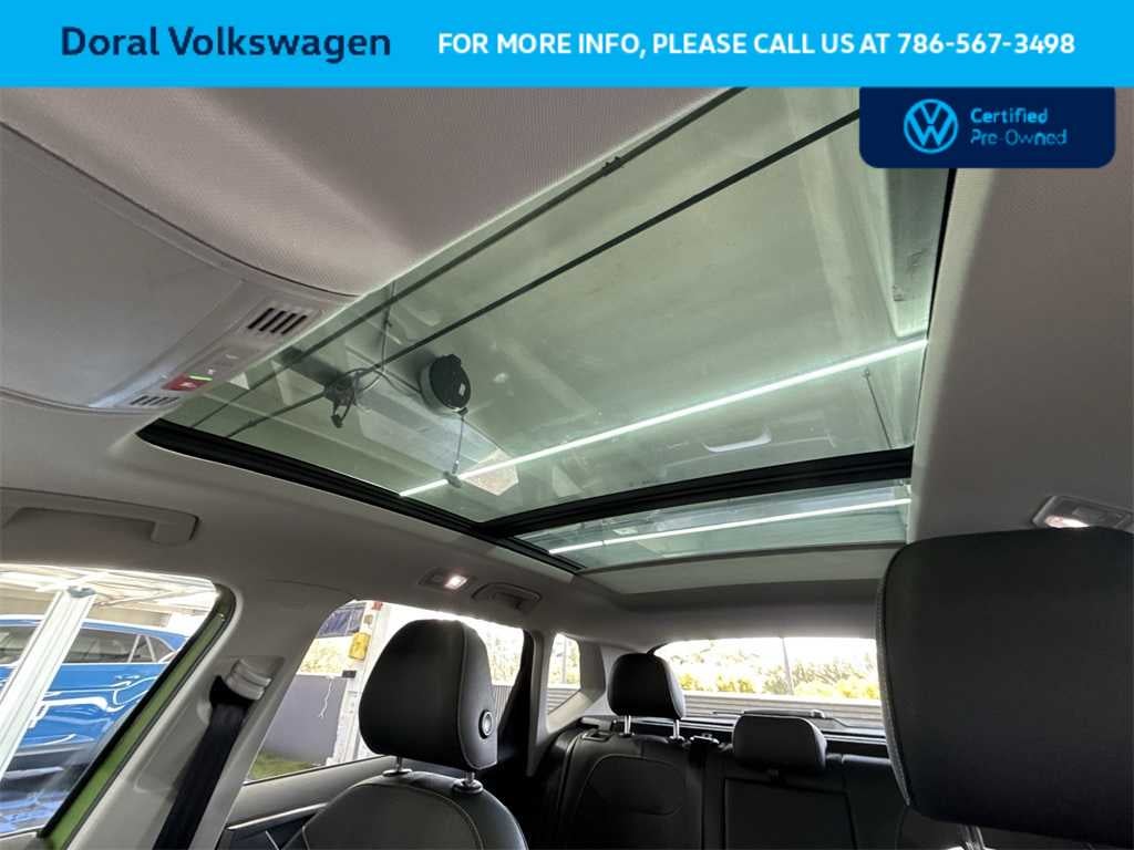 2025 Volkswagen Taos SE Black