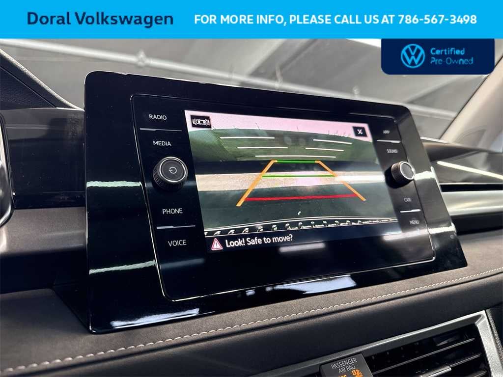 2025 Volkswagen Taos SE Black