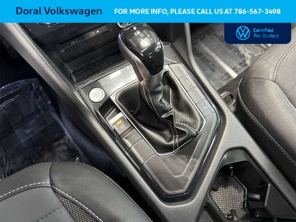 2025 Volkswagen Taos SE Black