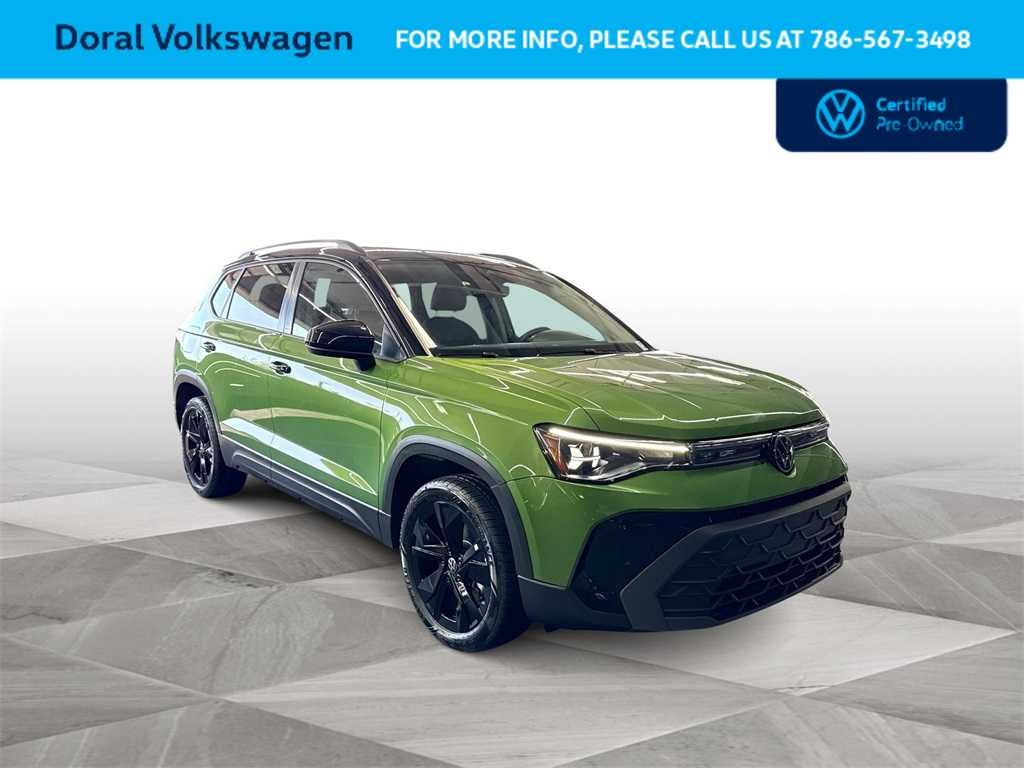 2025 Volkswagen Taos SE Black