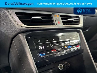 2025 Volkswagen Taos SE Black