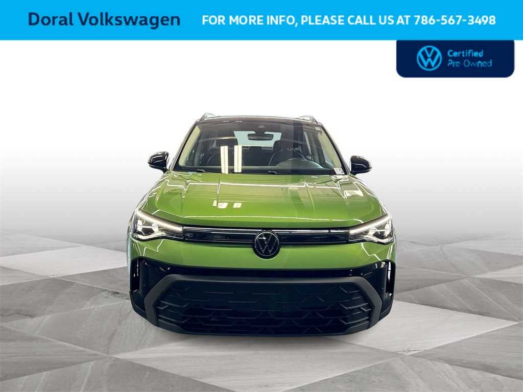 2025 Volkswagen Taos SE Black