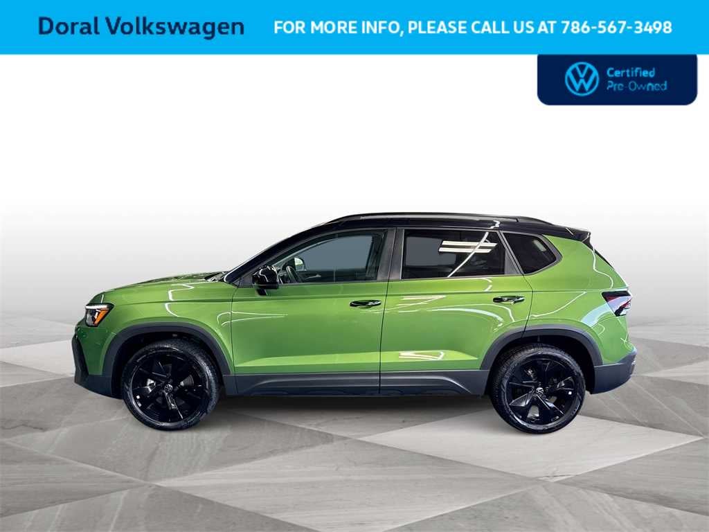 2025 Volkswagen Taos SE Black