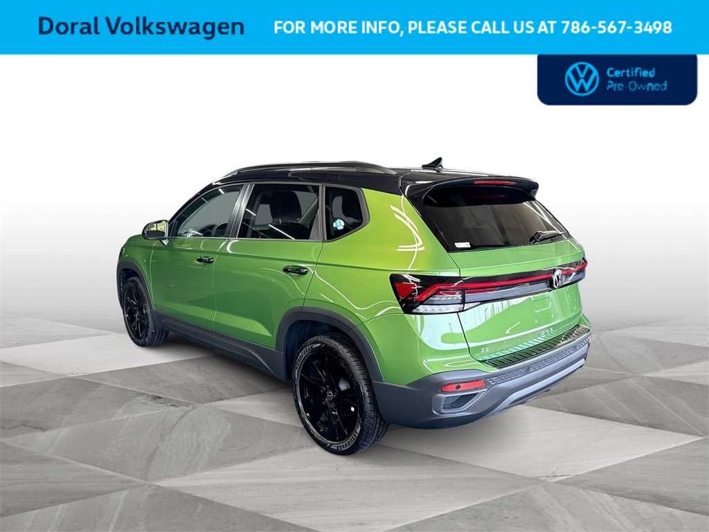 2025 Volkswagen Taos SE Black