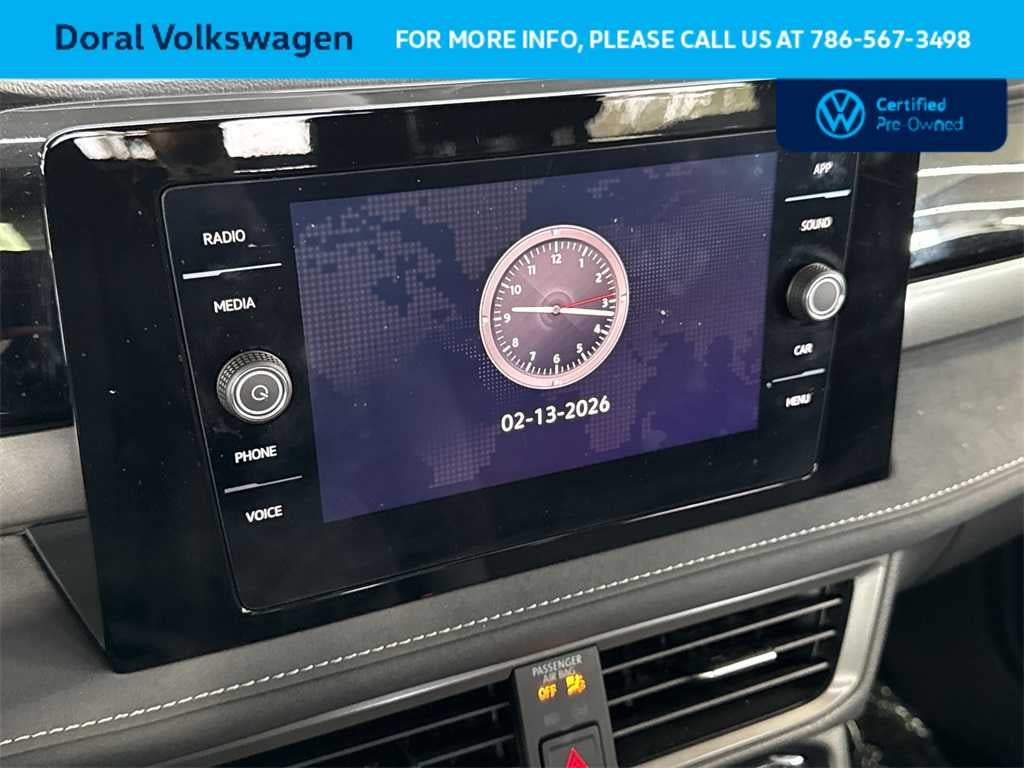 2025 Volkswagen Taos SE Black