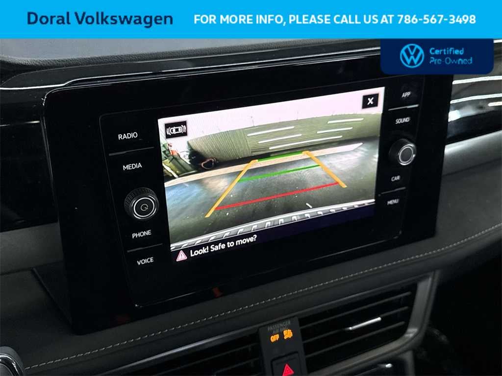 2025 Volkswagen Taos SE Black