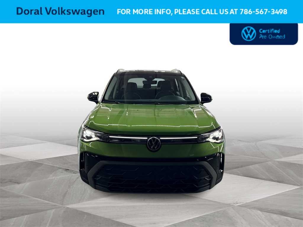 2025 Volkswagen Taos SE Black