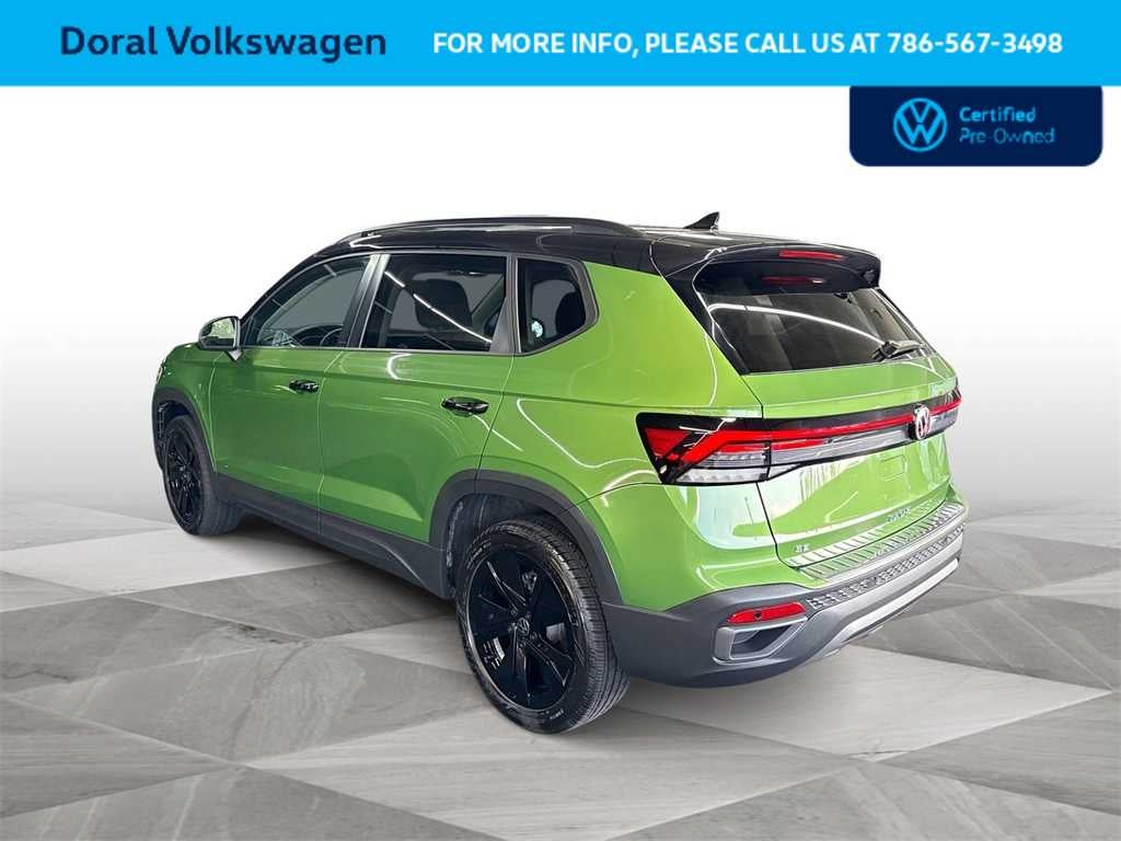 2025 Volkswagen Taos SE Black