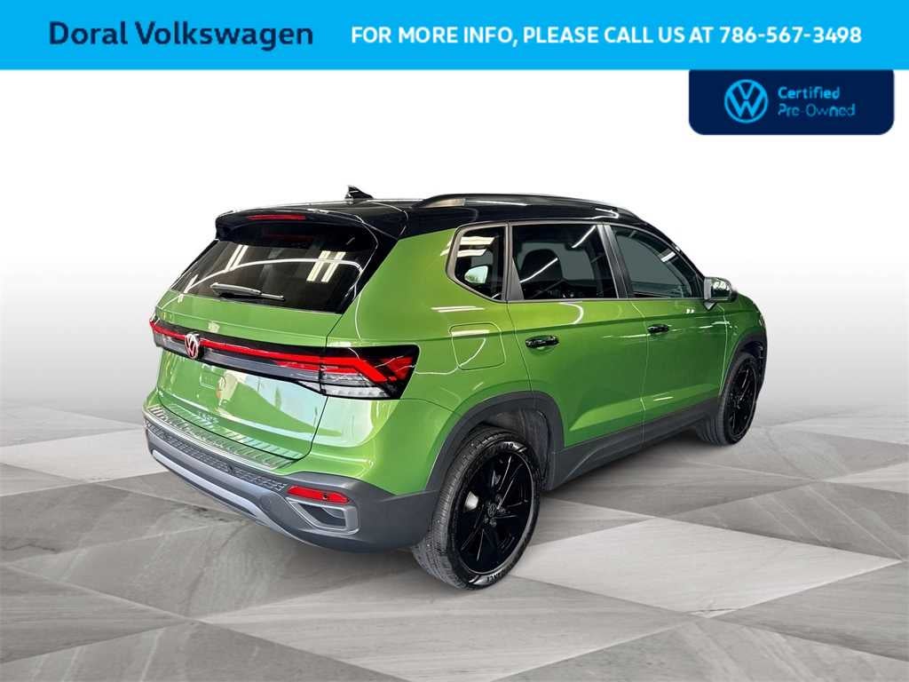 2025 Volkswagen Taos SE Black