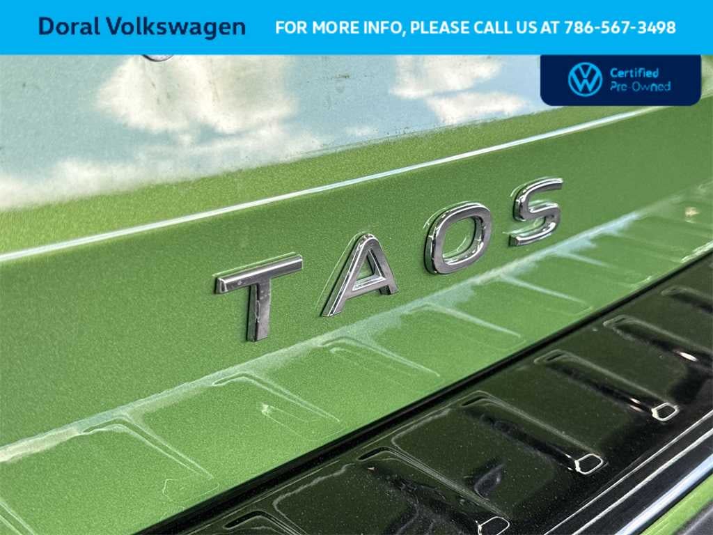 2025 Volkswagen Taos SE Black