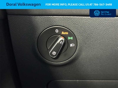 2025 Volkswagen Taos SE Black