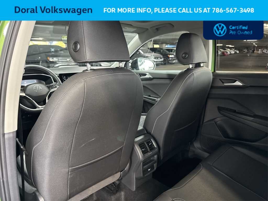 2025 Volkswagen Taos SE Black
