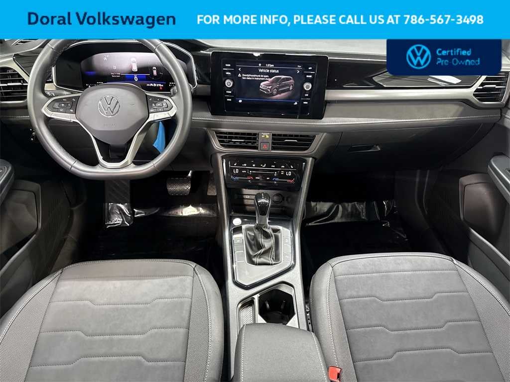 2025 Volkswagen Taos SE Black